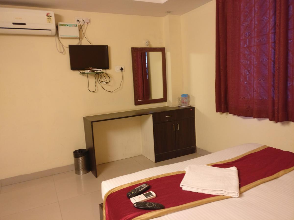 Hotel Skyland Bangalore Exteriör bild