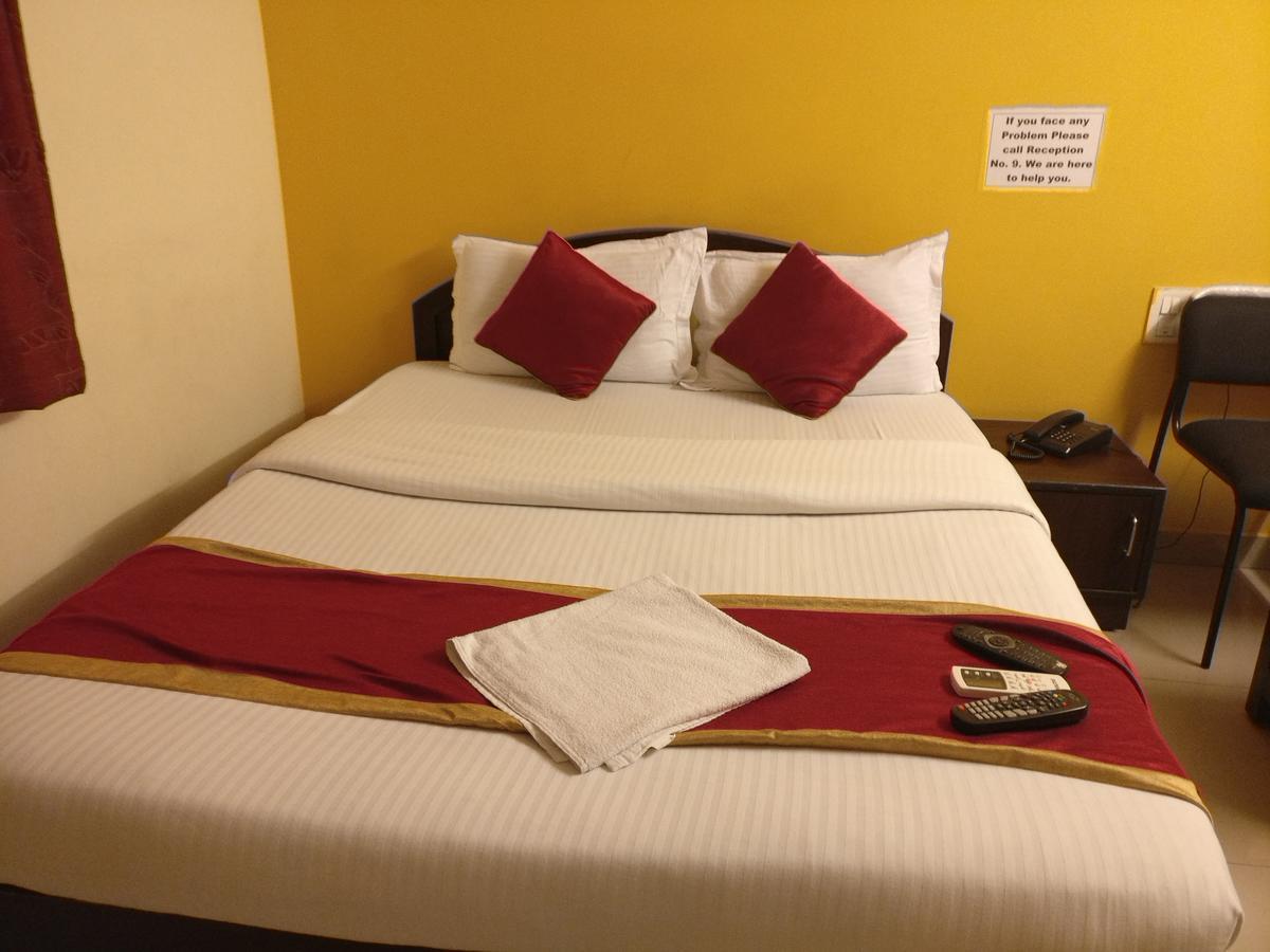 Hotel Skyland Bangalore Exteriör bild
